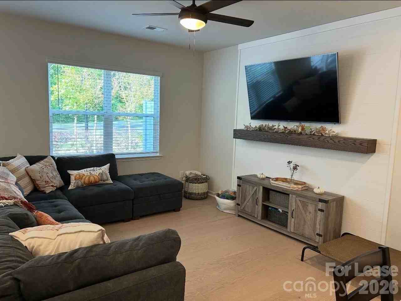 6021 Caprera Way - Photo 4 of 11