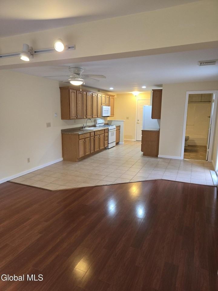 7 Bedford Dr Apt 1 #1 - Photo 6 of 19