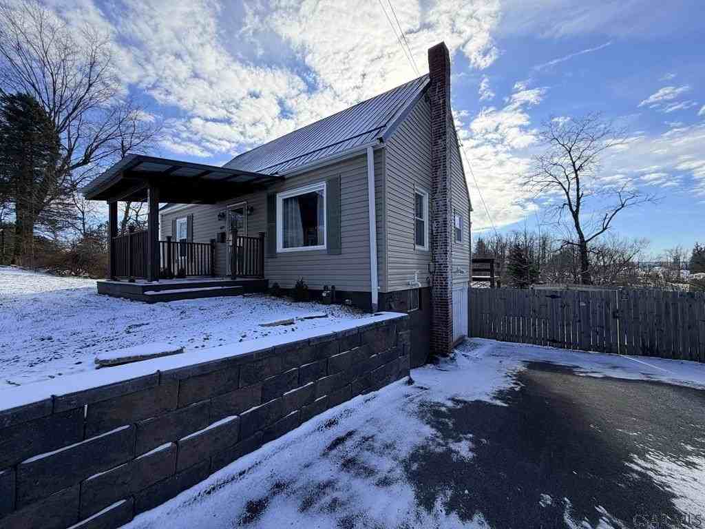 617 Freedom Ave - Photo 2 of 19