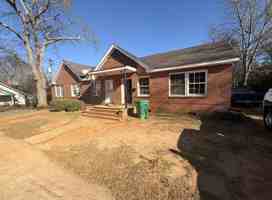 featured image of 210 Horne St