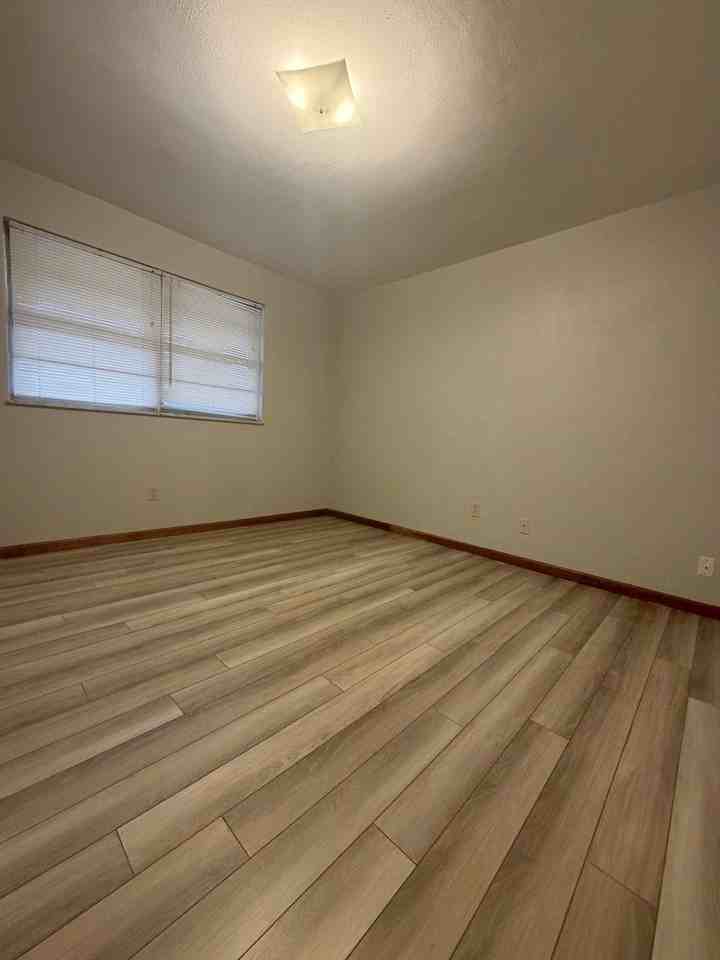 17 South Long Street - Photo 3 of 7