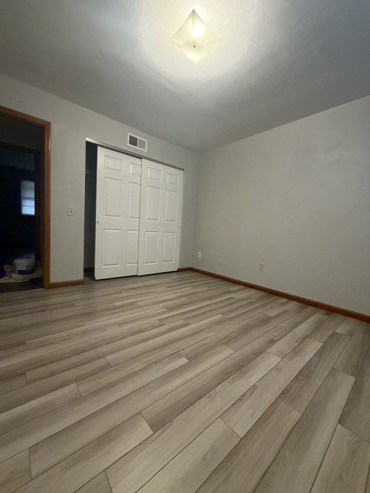 17 South Long Street - Photo 4 of 7