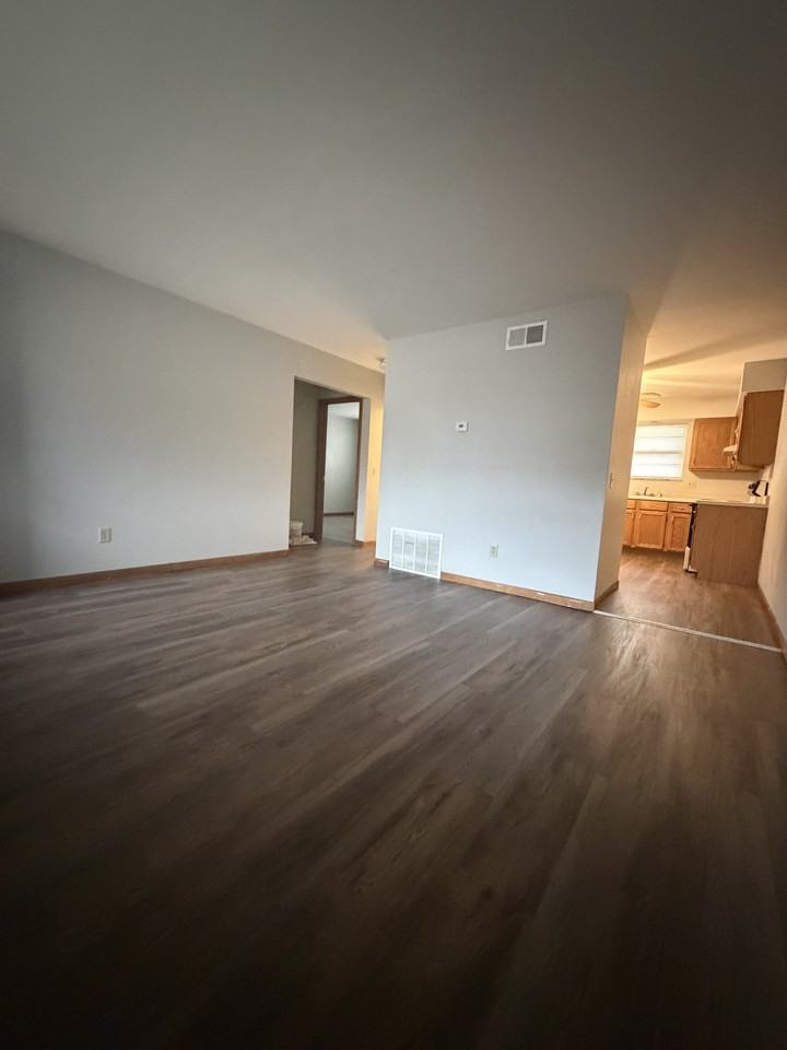 17 South Long Street - Photo 6 of 7