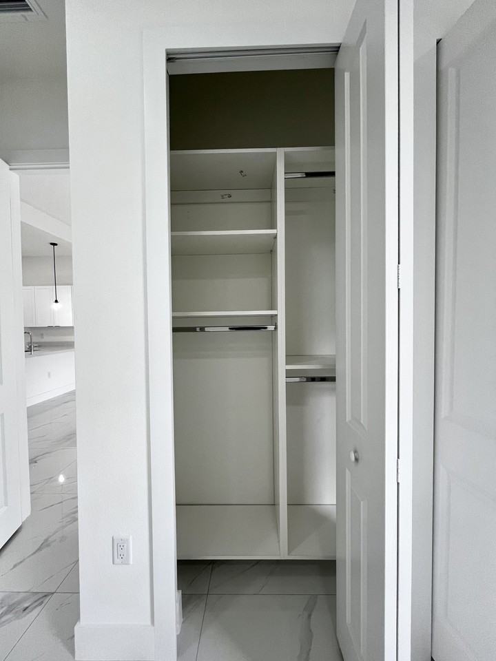 1253 Columbus Boulevard Fort Myers FL 33913 - Photo 4 of 41