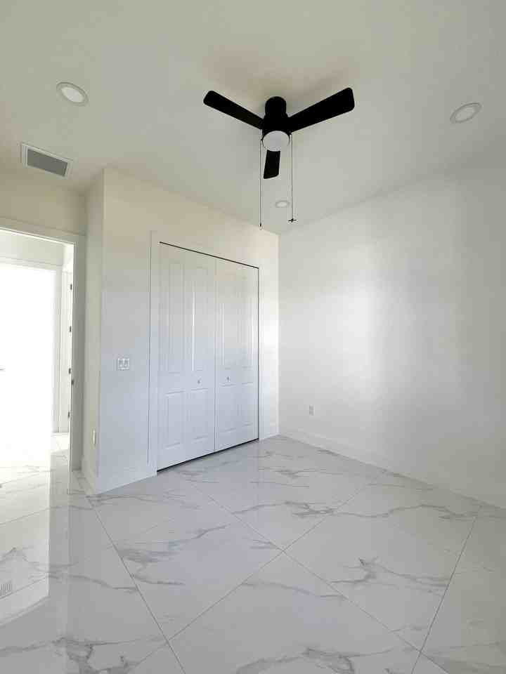 1253 Columbus Boulevard Fort Myers FL 33913 - Photo 6 of 41