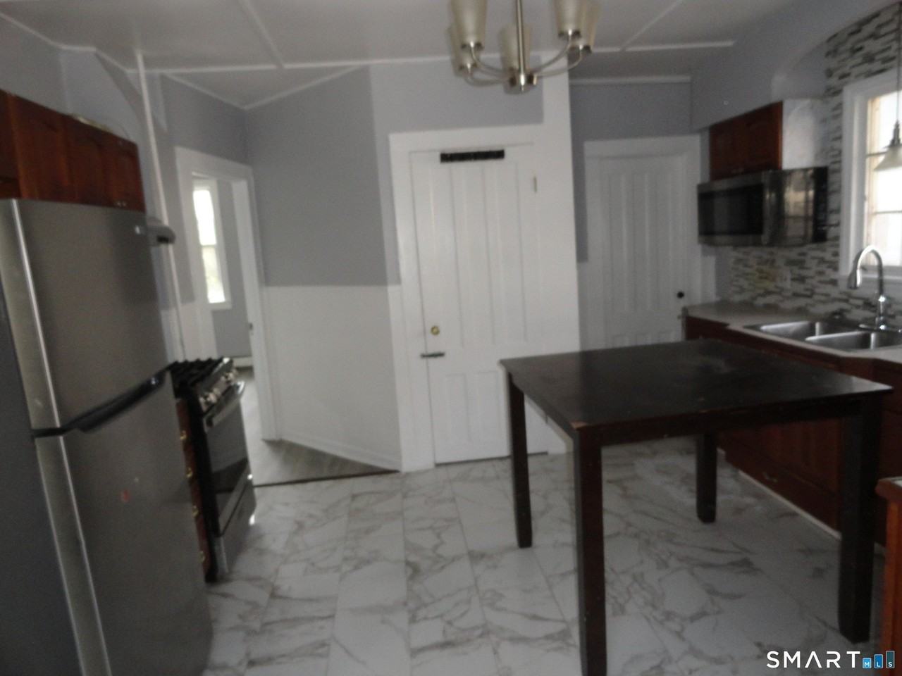 177 E Pearl St - Photo 2 of 15