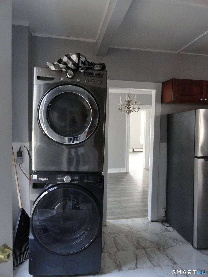 177 E Pearl St - Photo 4 of 15