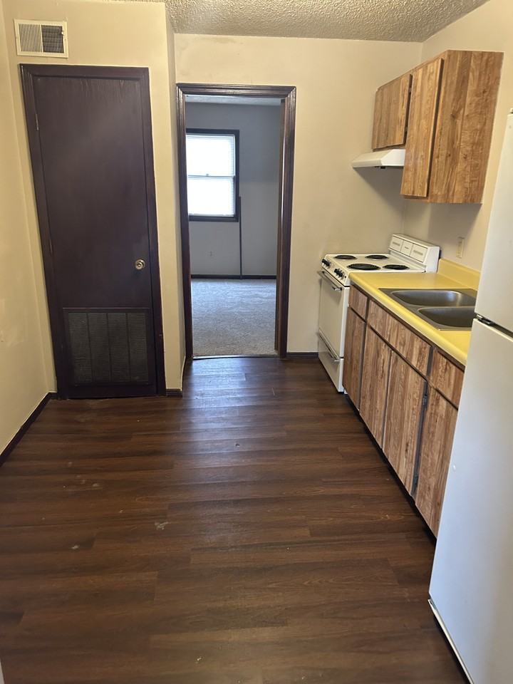 430 W. Hay St. - Photo 4 of 11