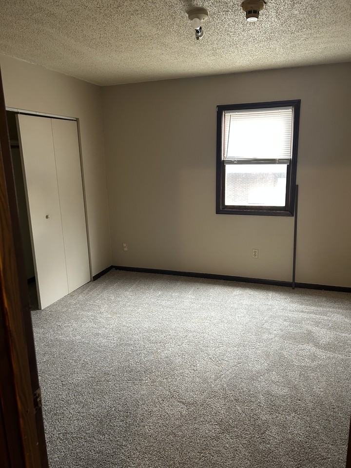 430 W. Hay St. - Photo 6 of 11