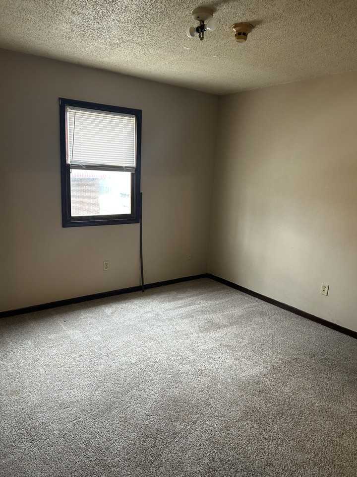 430 W. Hay St. - Photo 7 of 11