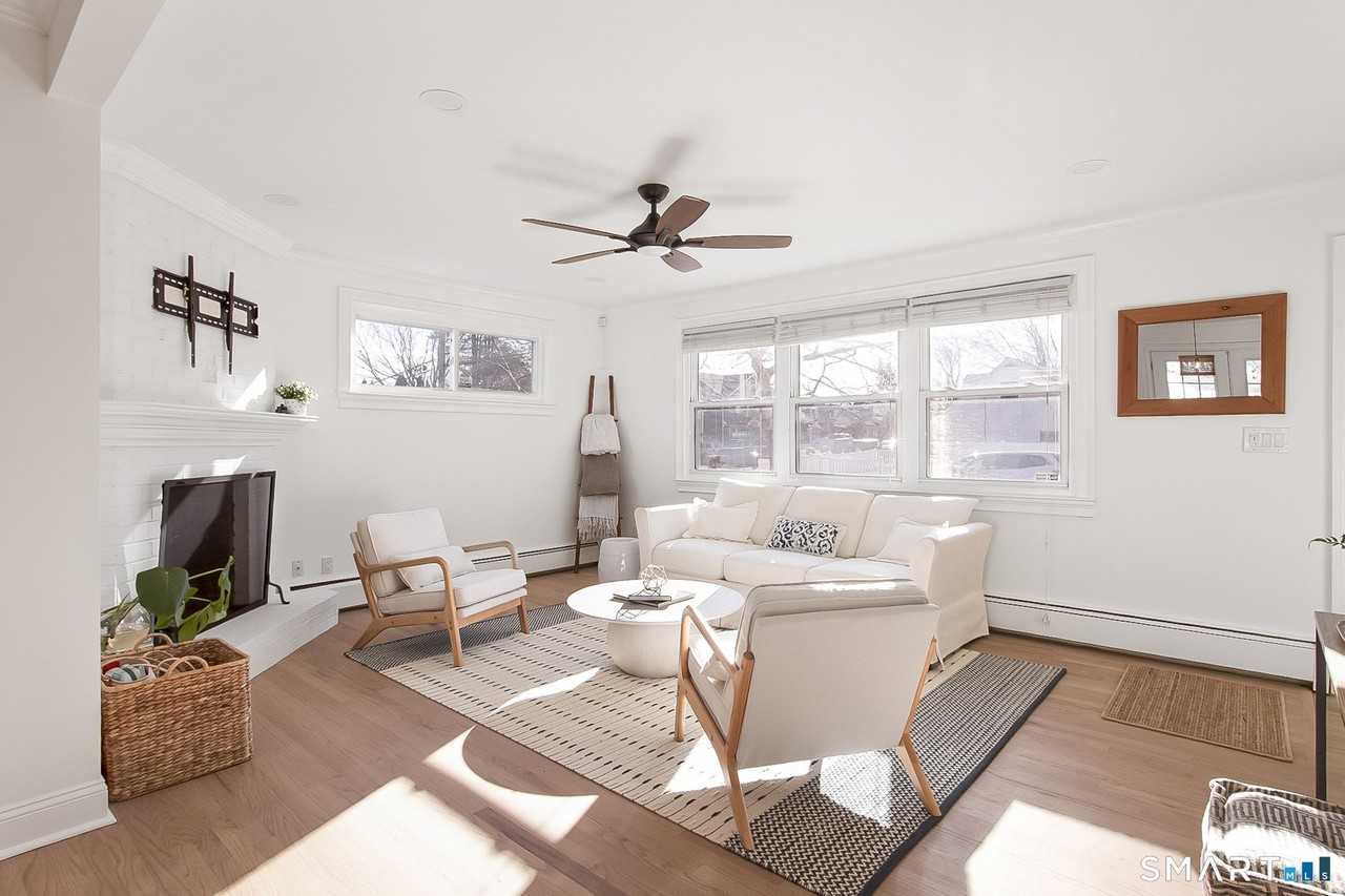 36 Middlebury St - Photo 5 of 27