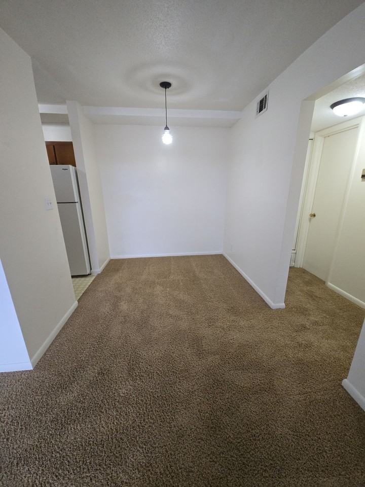 802 Ruth Ann Drive - Photo 7 of 11