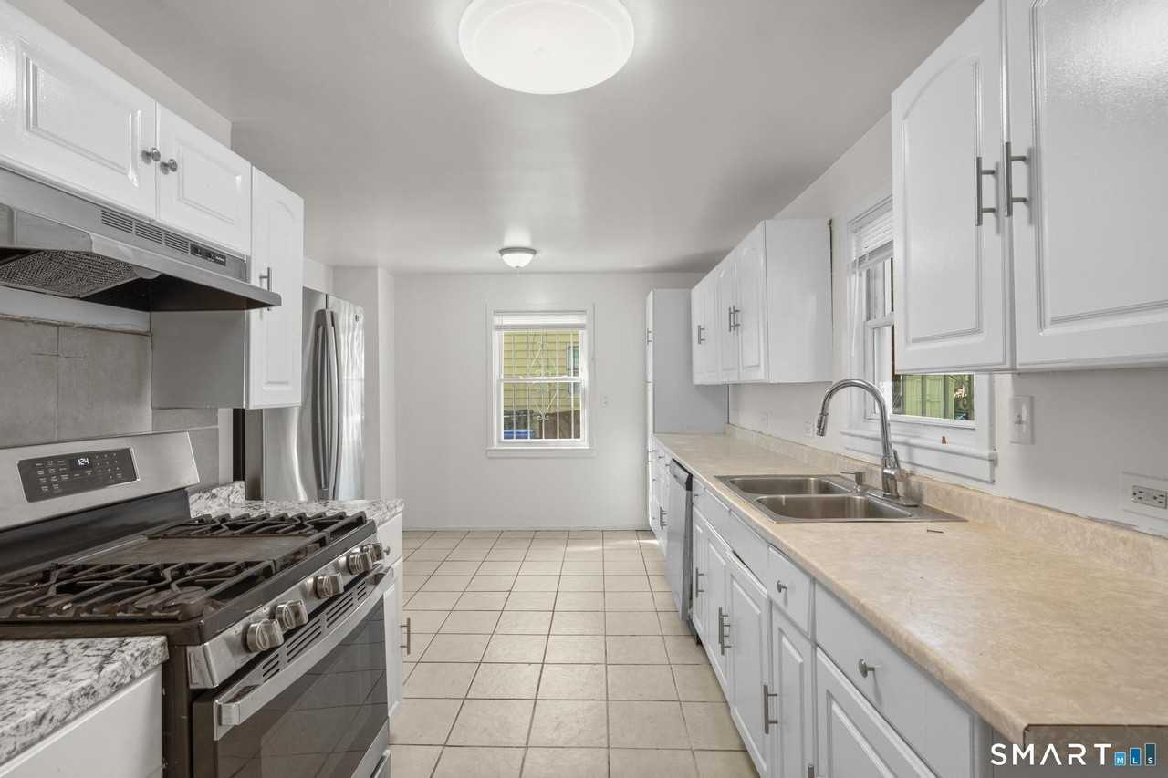 36 Baltic St - Photo 6 of 22