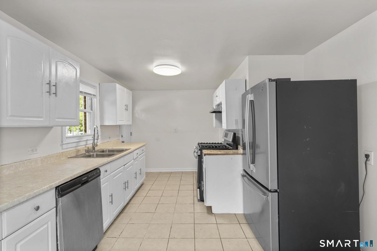 36 Baltic St - Photo 7 of 22