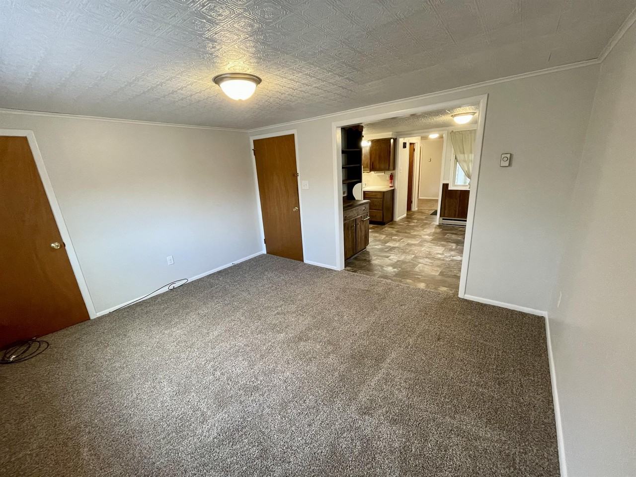 33 Front St #2 - Photo 2 of 10