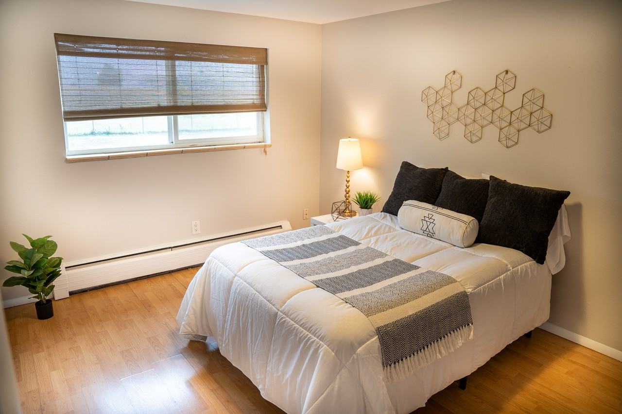 Oak Street Apartments - Photo 4 of 50