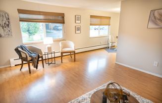 Oak Street Apartments - Photo 1 of 1