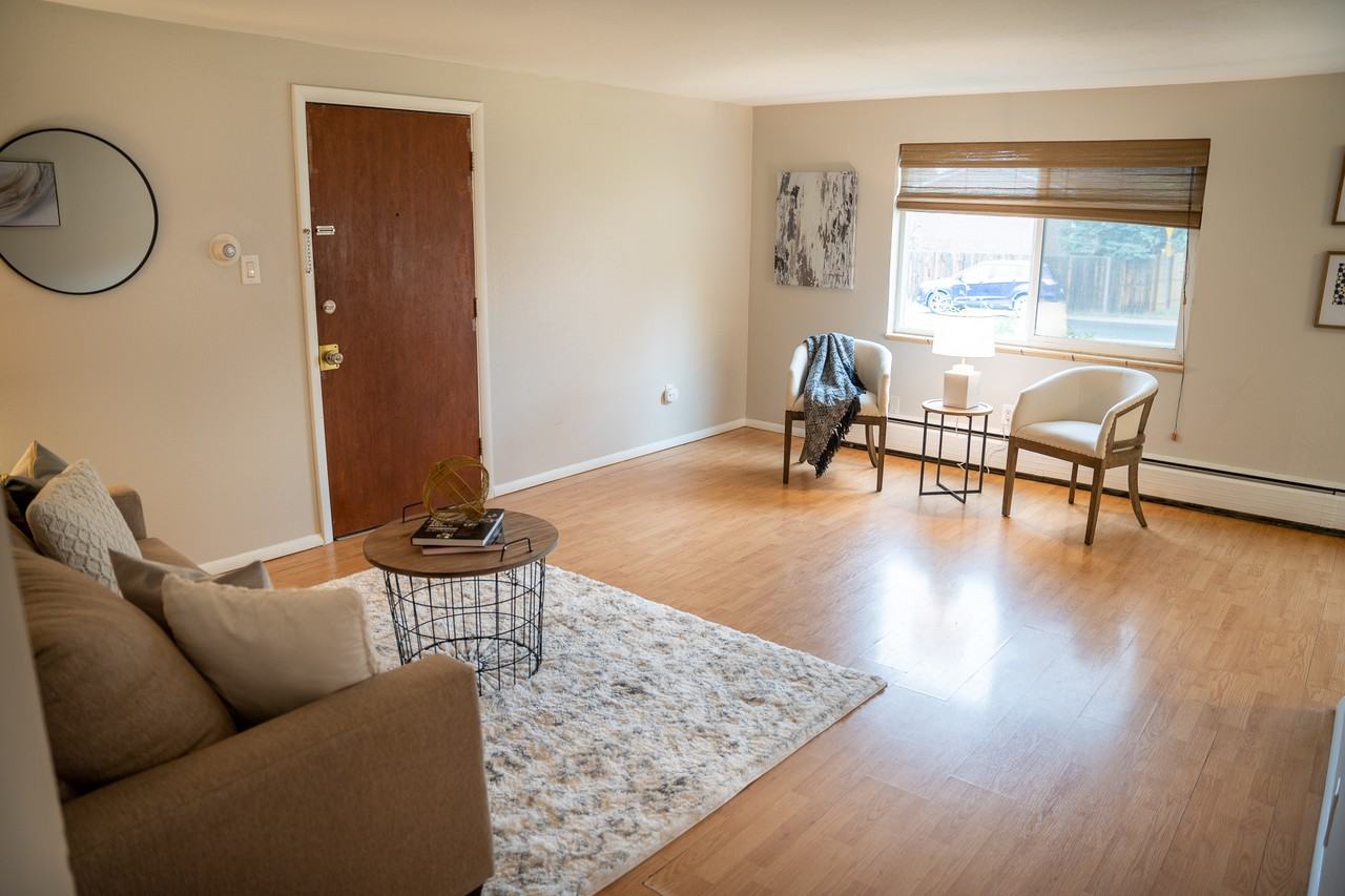 Oak Street Apartments - Photo 3 of 14