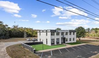 featured image of 926 Ross Clark Cir