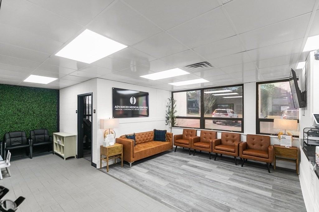 926 Ross Clark Cir - Photo 5 of 28