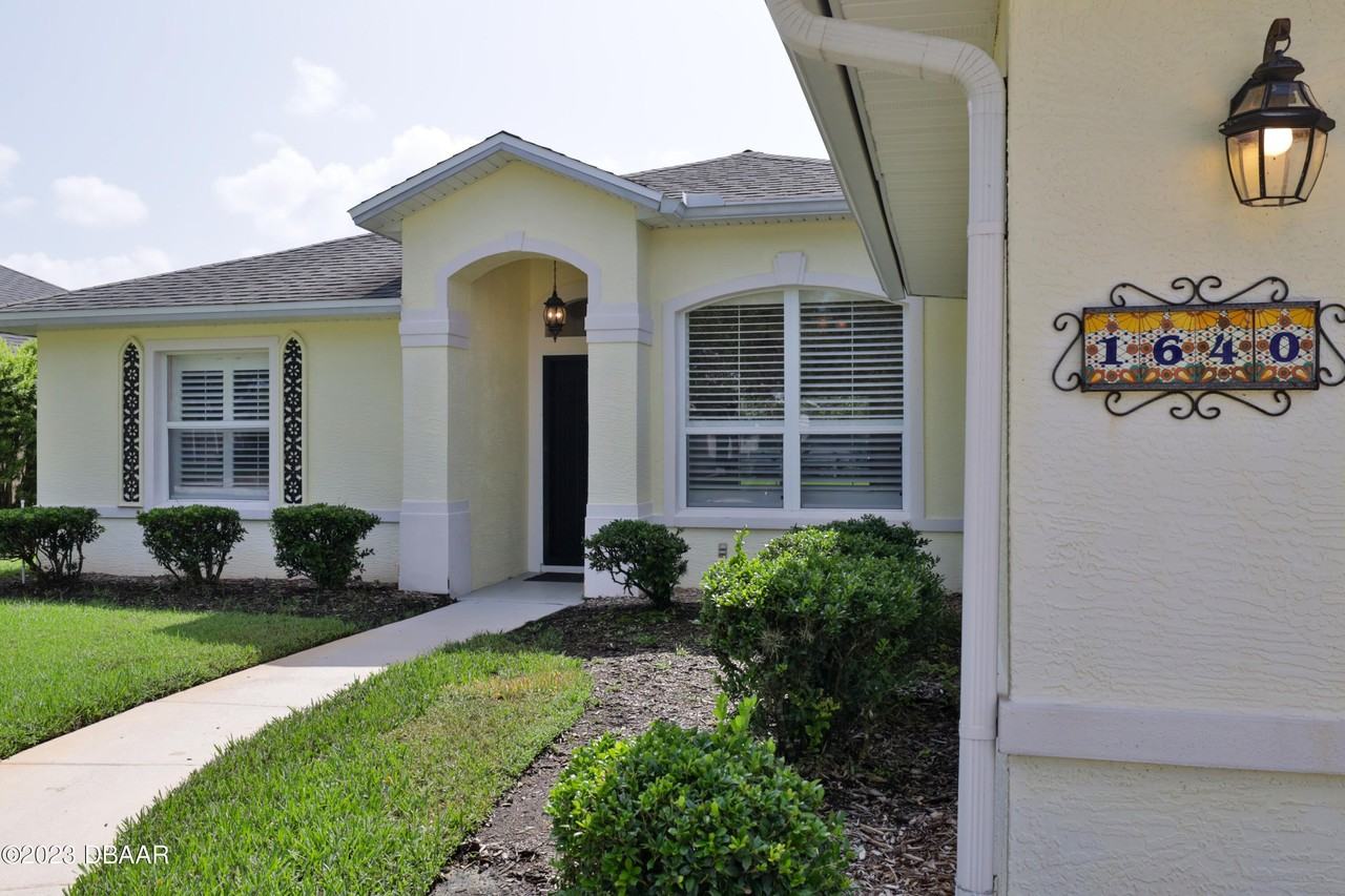 1640 Armin Ct - Photo 2 of 27