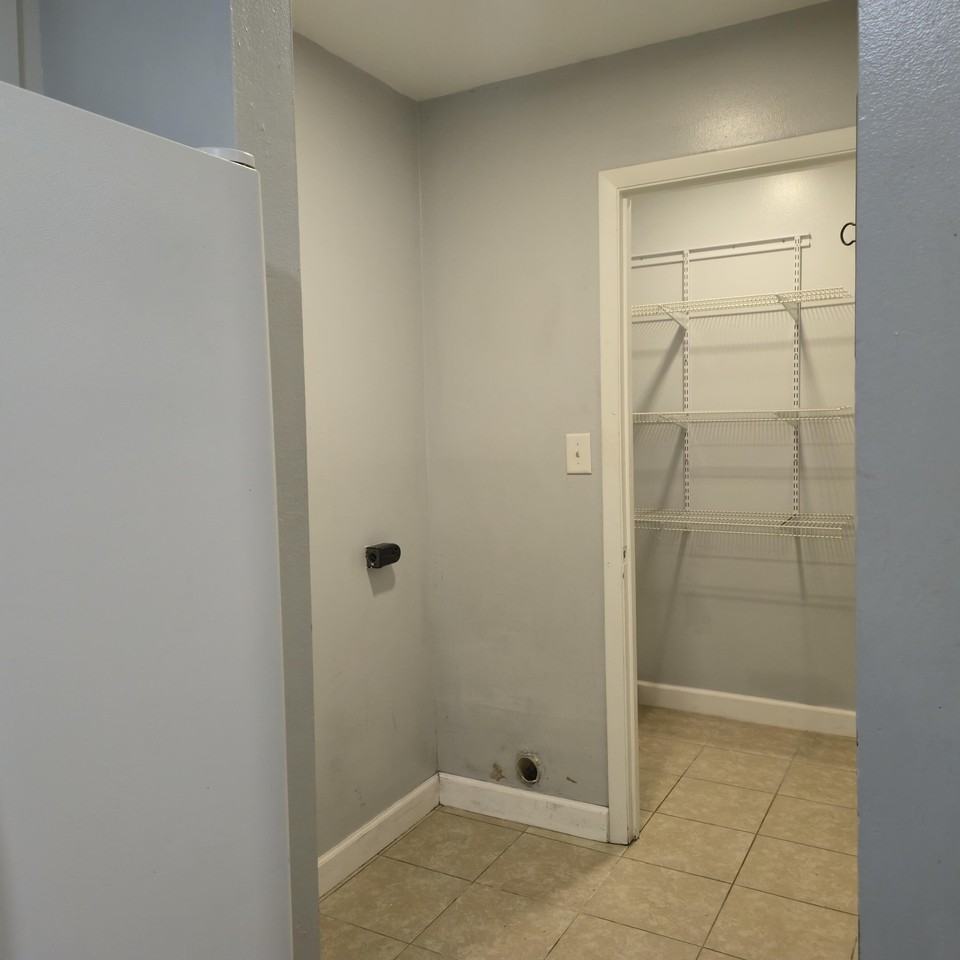 348 Woodham Ct - Photo 4 of 21