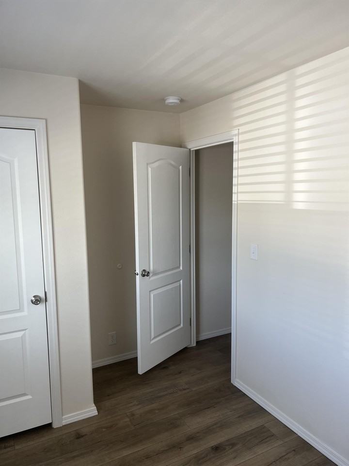 107 Northside Dr #107 - Photo 4 of 18