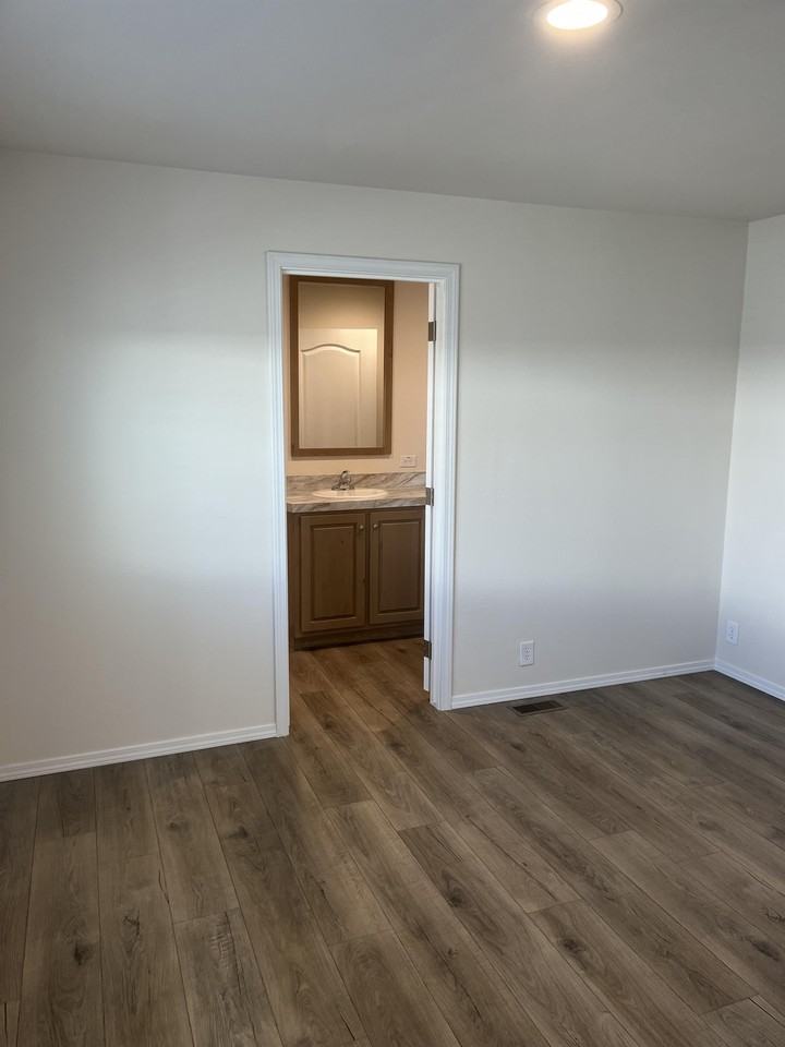 107 Northside Dr #107 - Photo 5 of 18