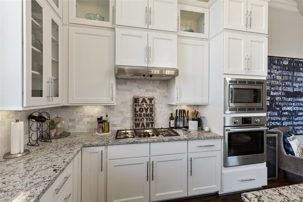 916 W Peach St - Photo 4 of 6