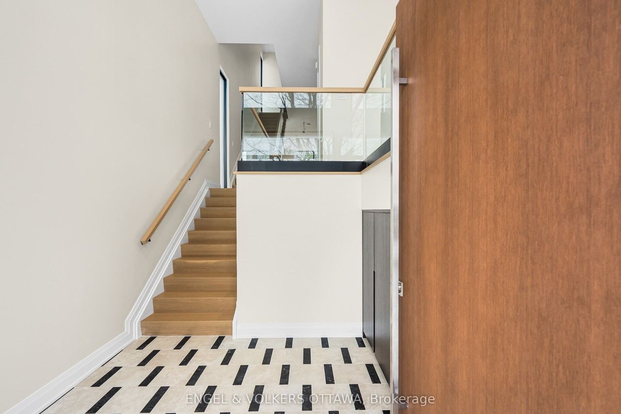 579 Melbourne Ave - Photo 3 of 33