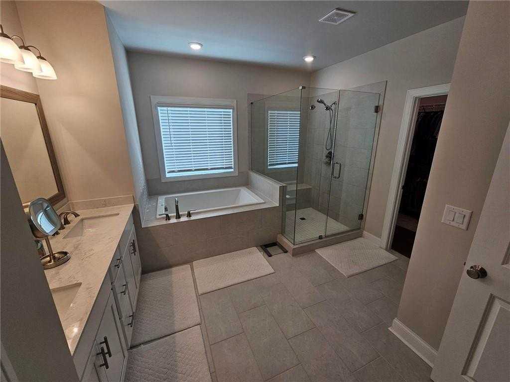 637 Skytop Dr - Photo 5 of 10