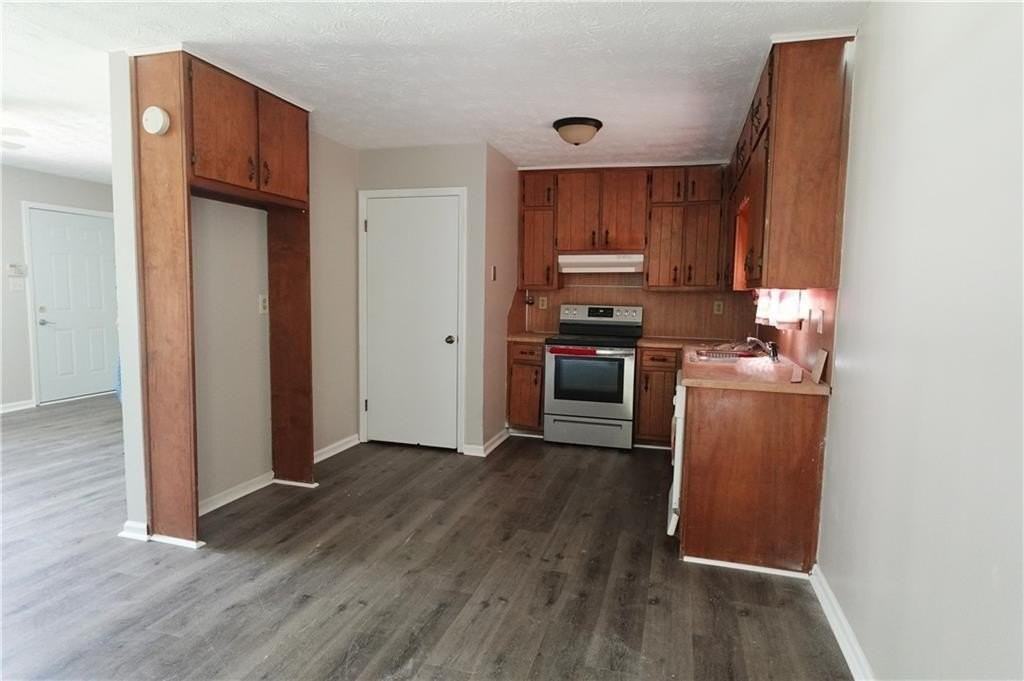 632 Plantation Blvd - Photo 4 of 17