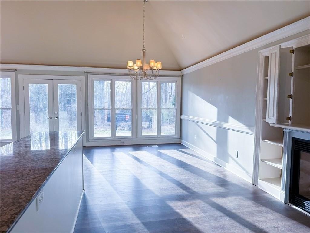 1095 Whitehead Rd - Photo 6 of 22