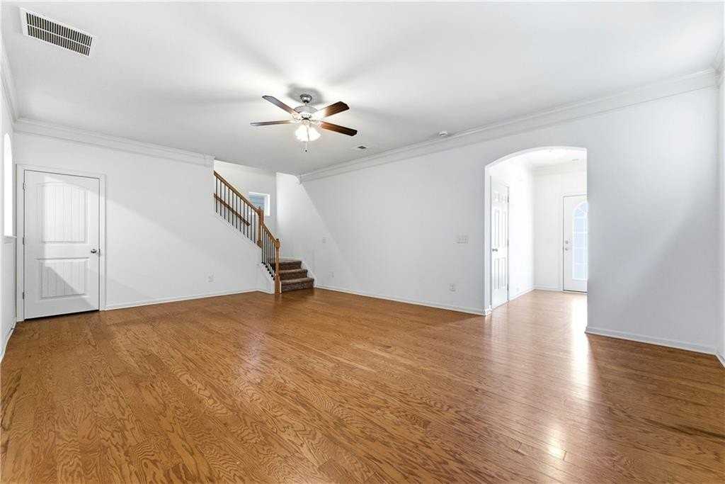 413 Village Vw - Photo 4 of 17