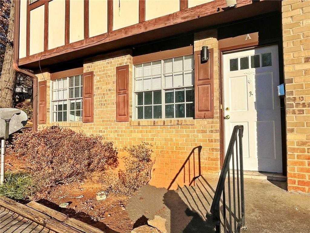 2946 N Dekalb Dr - Photo 2 of 23