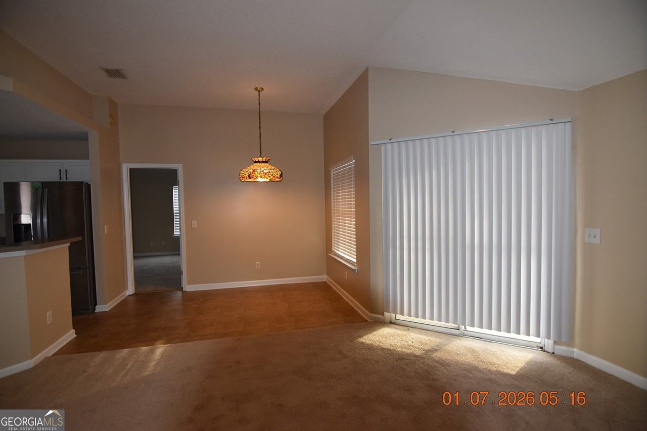 145 Huntington Dr - Photo 5 of 28