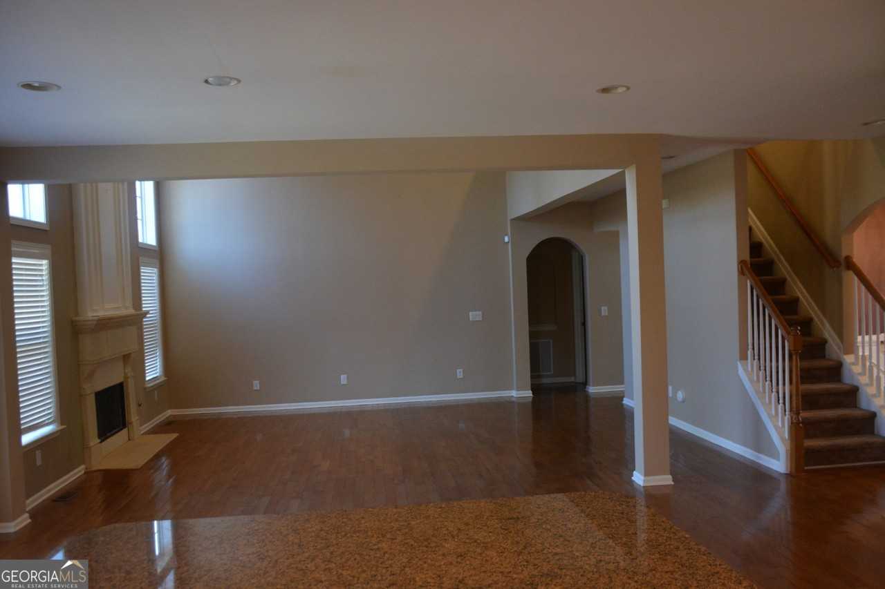 7801 Waterlace Dr - Photo 7 of 31