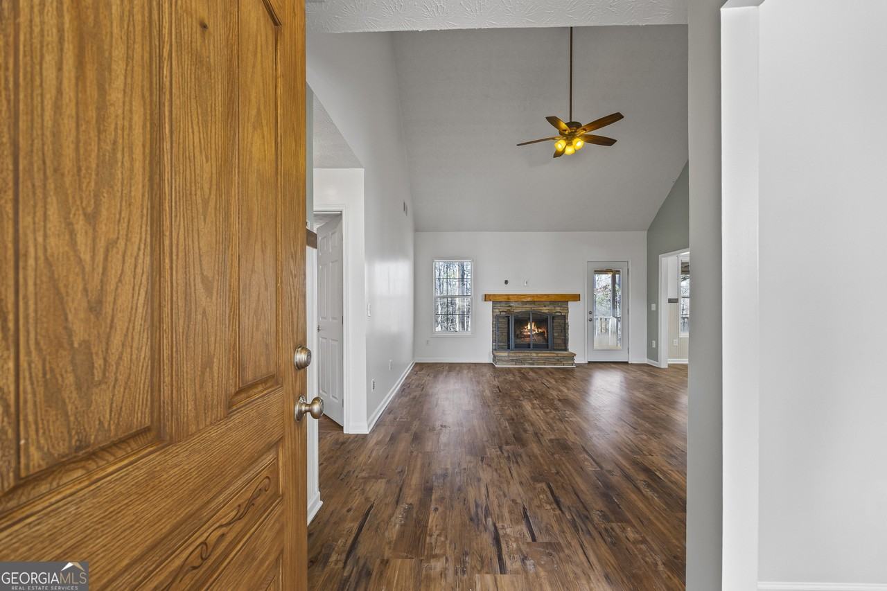 156 Azalea Dr - Photo 5 of 23