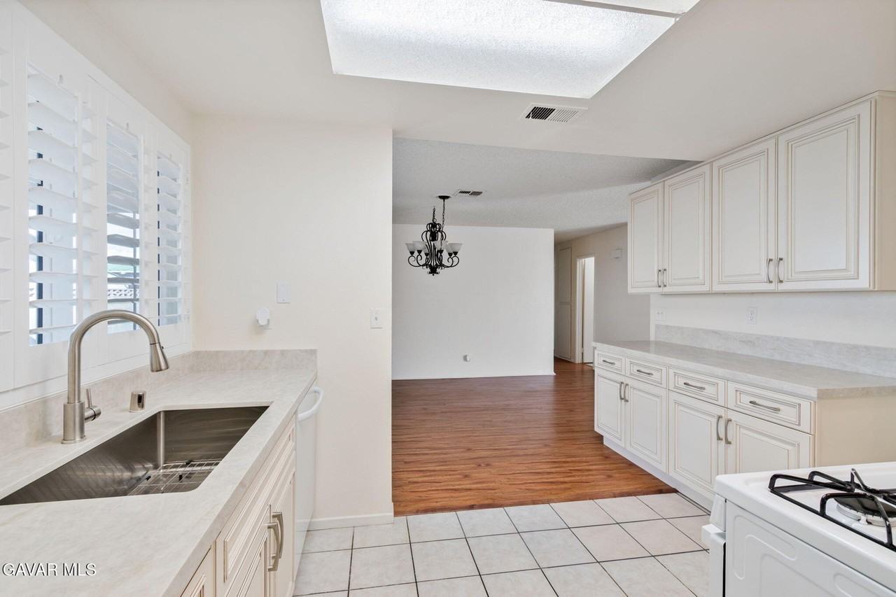 2225 W Avenue K12 - Photo 6 of 17