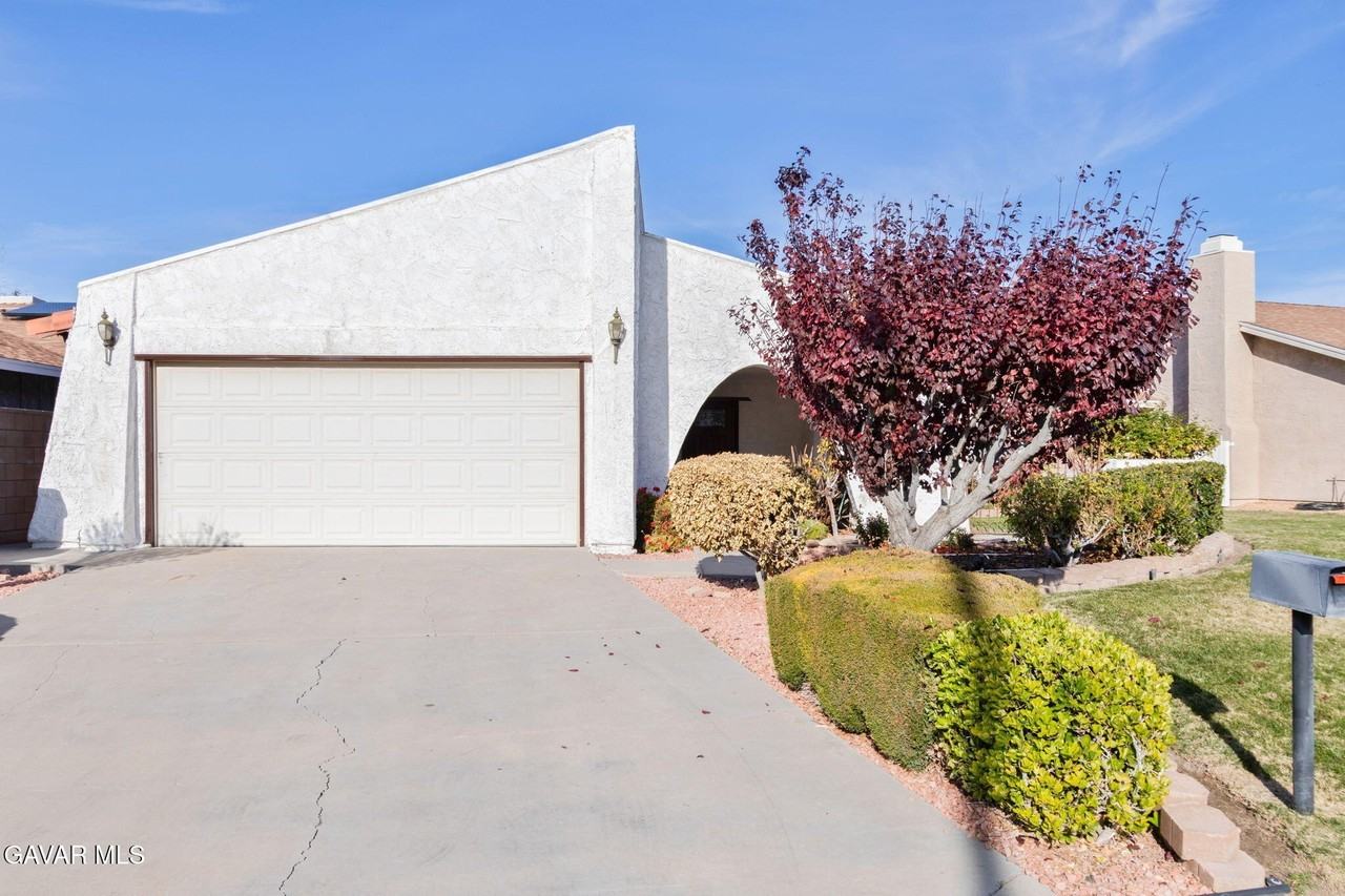 2225 W Avenue K12 - Photo 7 of 17