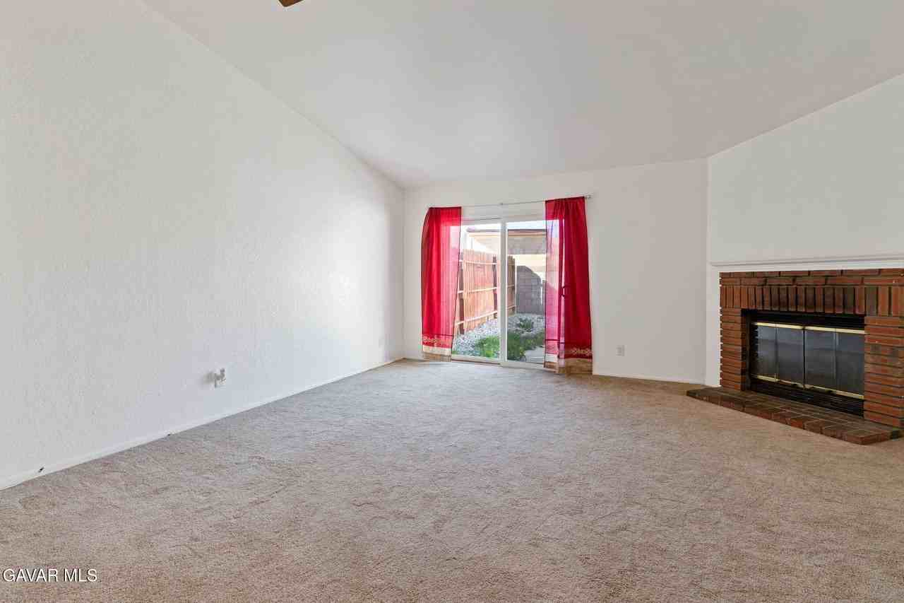 37719 Lasker Ave - Photo 3 of 16