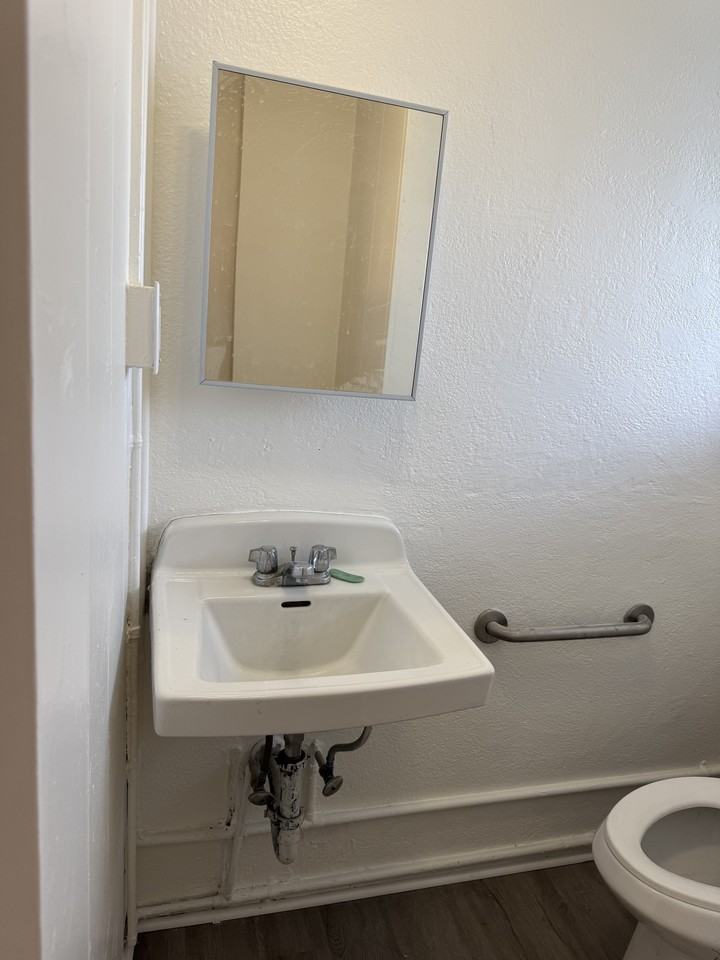 2346 Date St - Photo 6 of 6