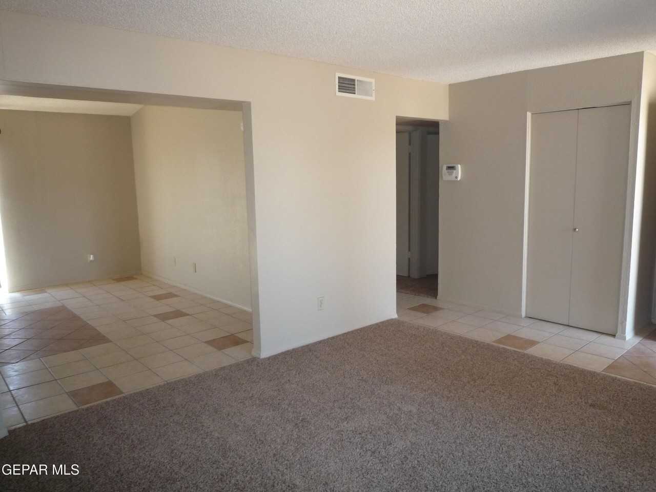 11128 Wharf Cove Dr - Photo 2 of 10