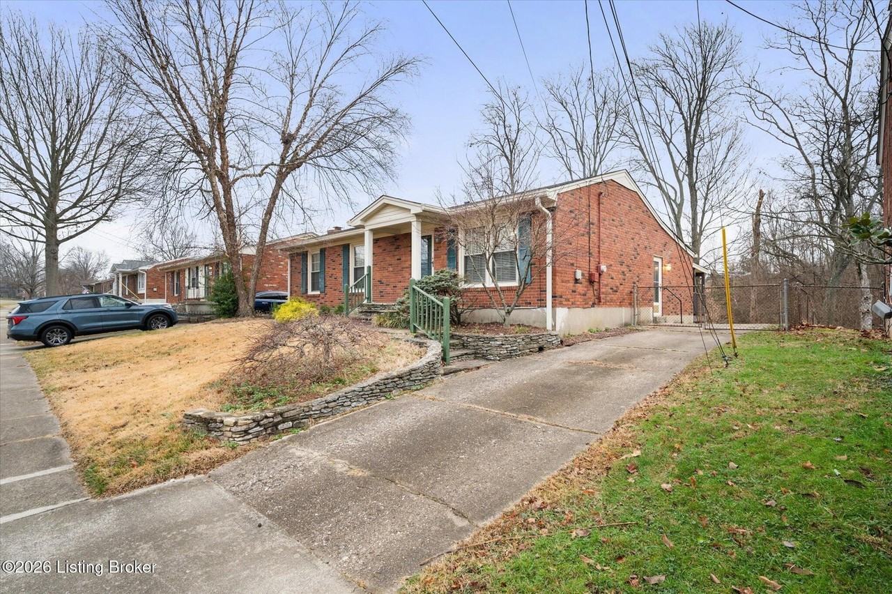 9806 Mary Dell Ln - Photo 5 of 42