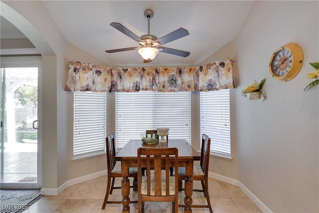 2900 Mellow Breeze St - Photo 7 of 32