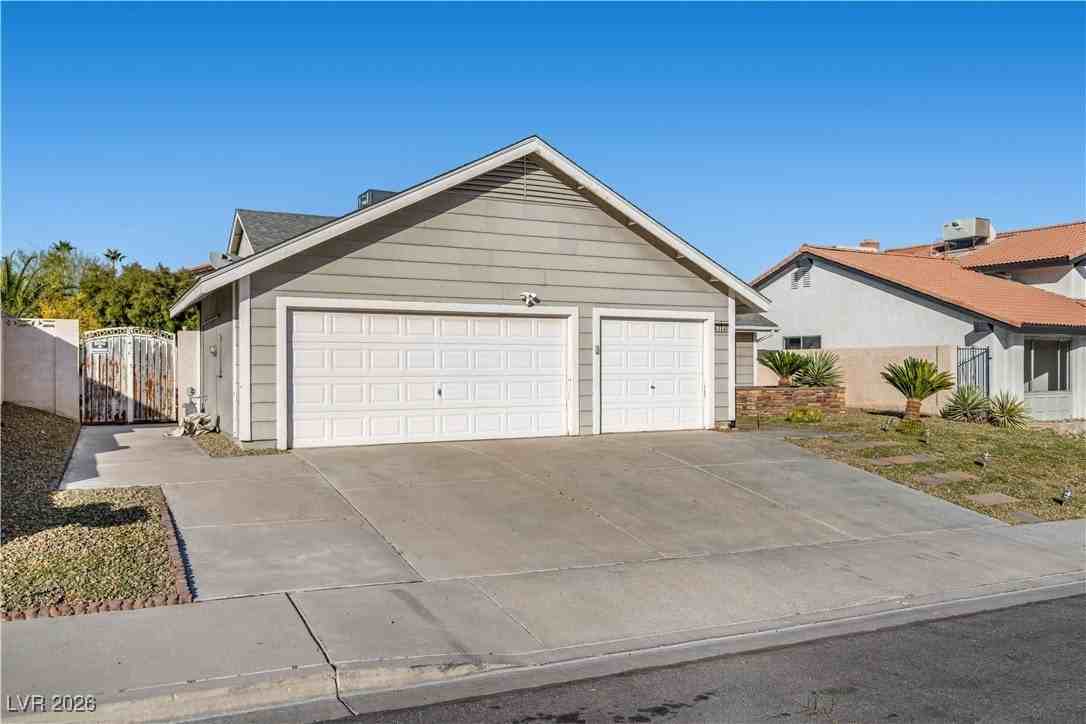 6324 Peppermill Dr - Photo 2 of 50