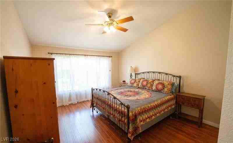 9004 Litchfield Ave - Photo 5 of 50