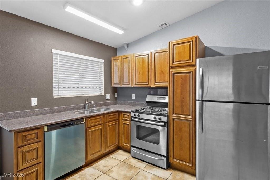 6440 Bugbee Ave - Photo 2 of 23