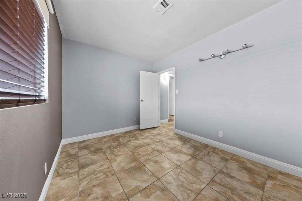 6440 Bugbee Ave - Photo 6 of 23