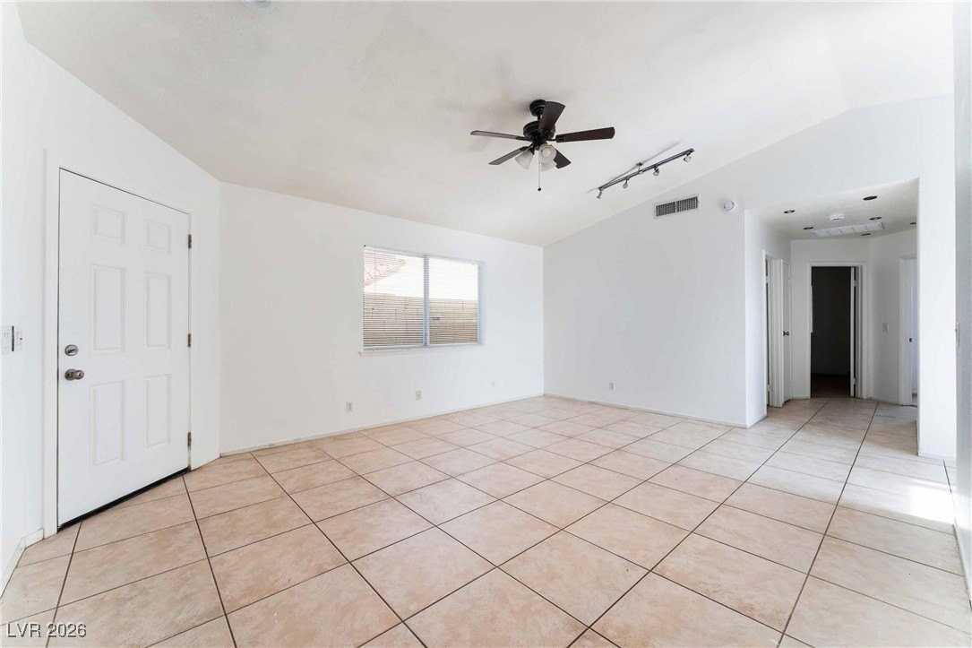 900 Calico Hills Ct - Photo 4 of 19